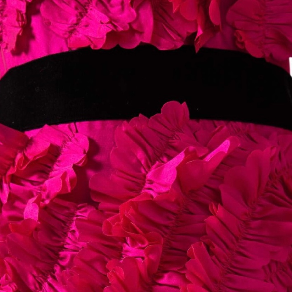Marchesa one shoulder Floral texture cocktail dress in Fuchsia. - Picture 5 of 5
